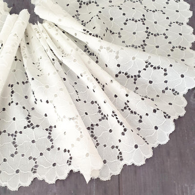 White Flower Stretch Lace - 18cm - Shop online and in store at Purple Stitches, Basingstoke, Hampshire UK